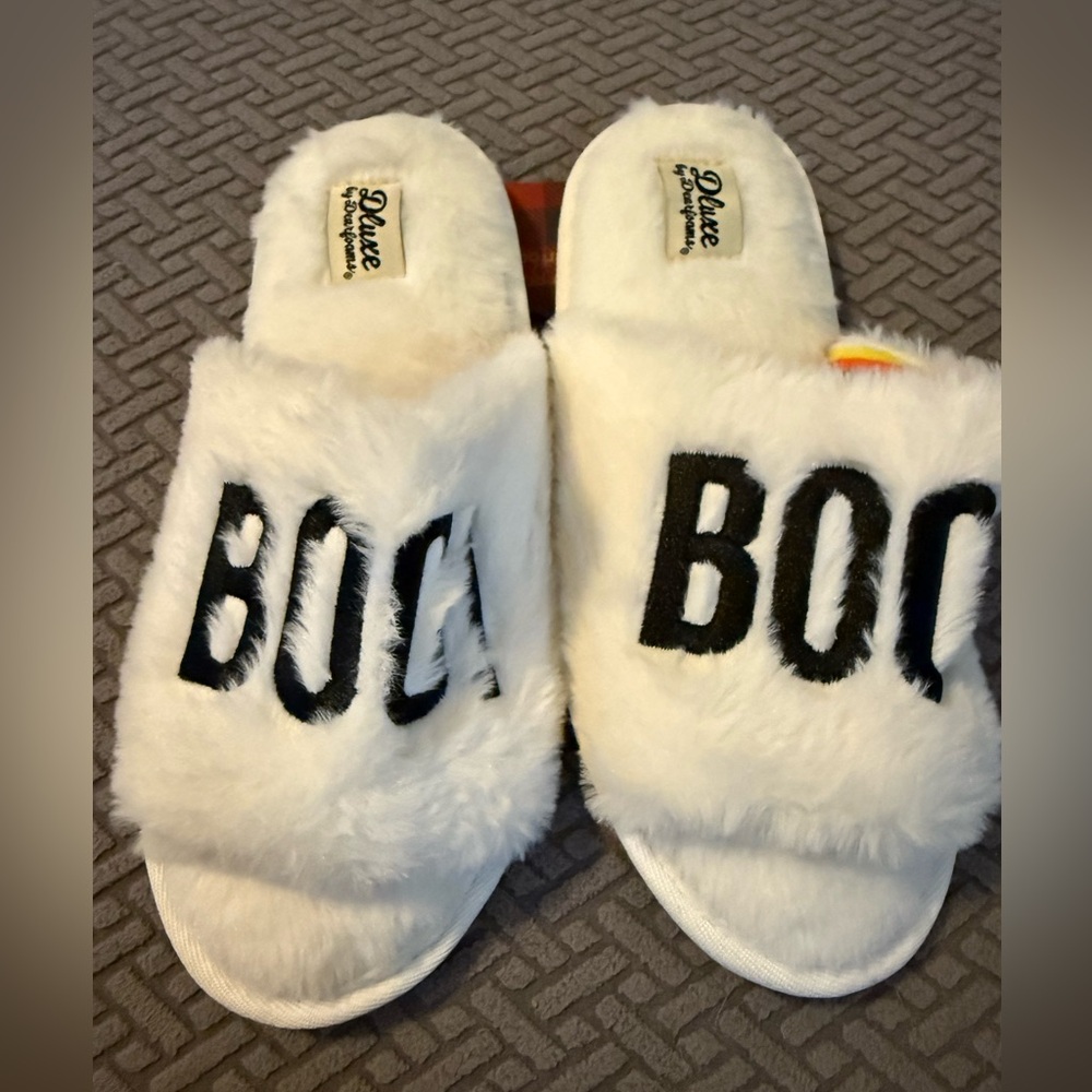 Dearfoams White BOO! Memory Foam Slippers - size 7-8 NWT